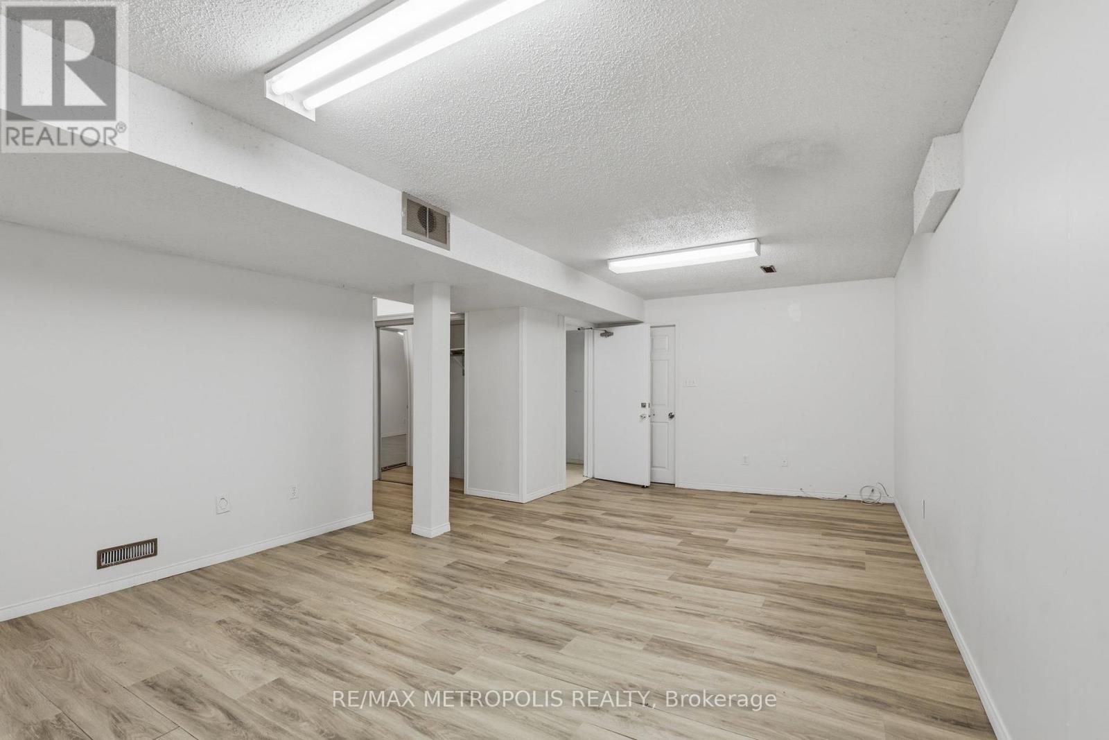 Bsmt - 584 Strouds Lane, Pickering, Ontario  L1V 4S6 - Photo 9 - E13157908