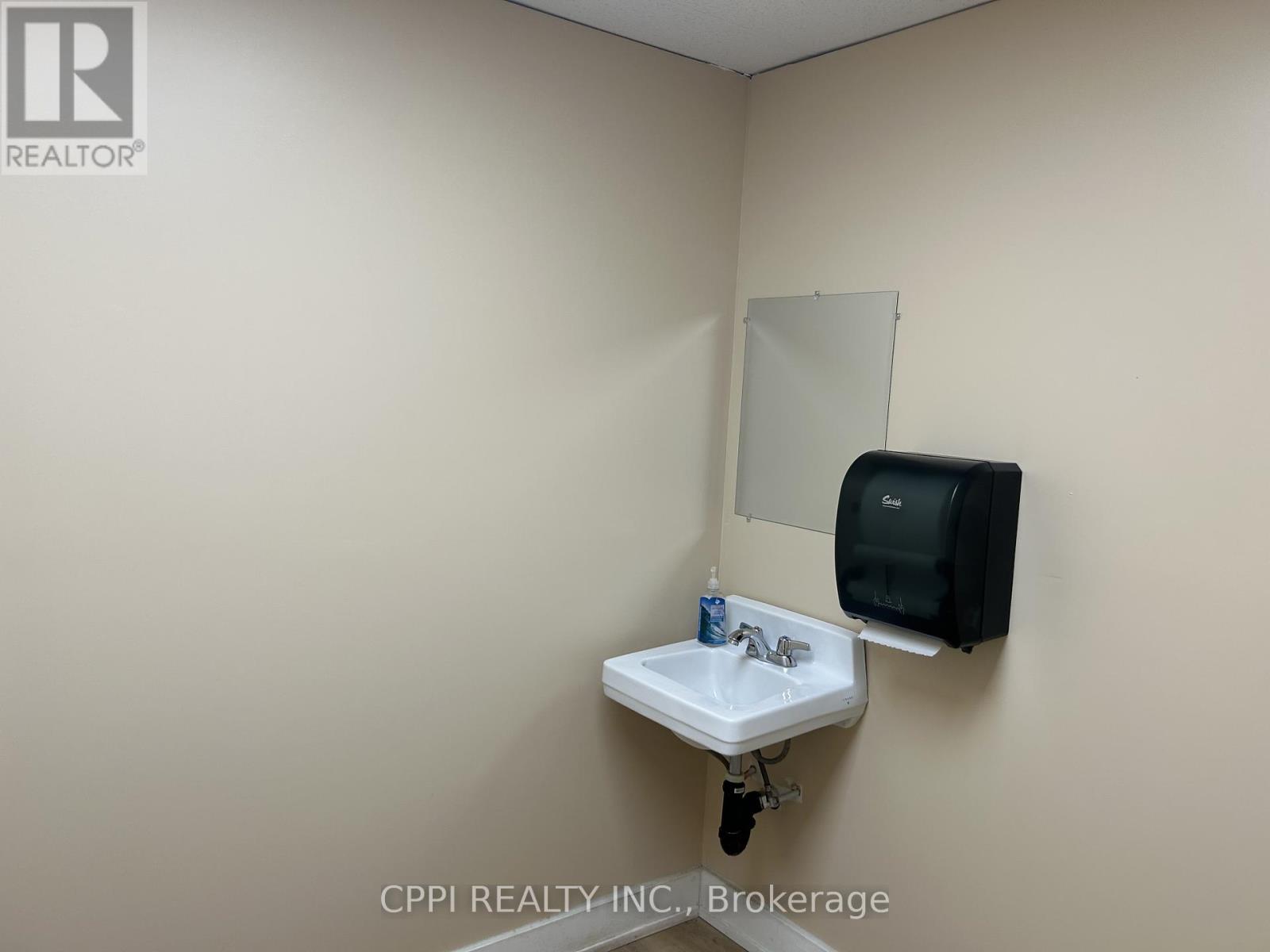 Unit 1 - 650 King Street E, Oshawa, Ontario  L1H 1G5 - Photo 8 - E13157948