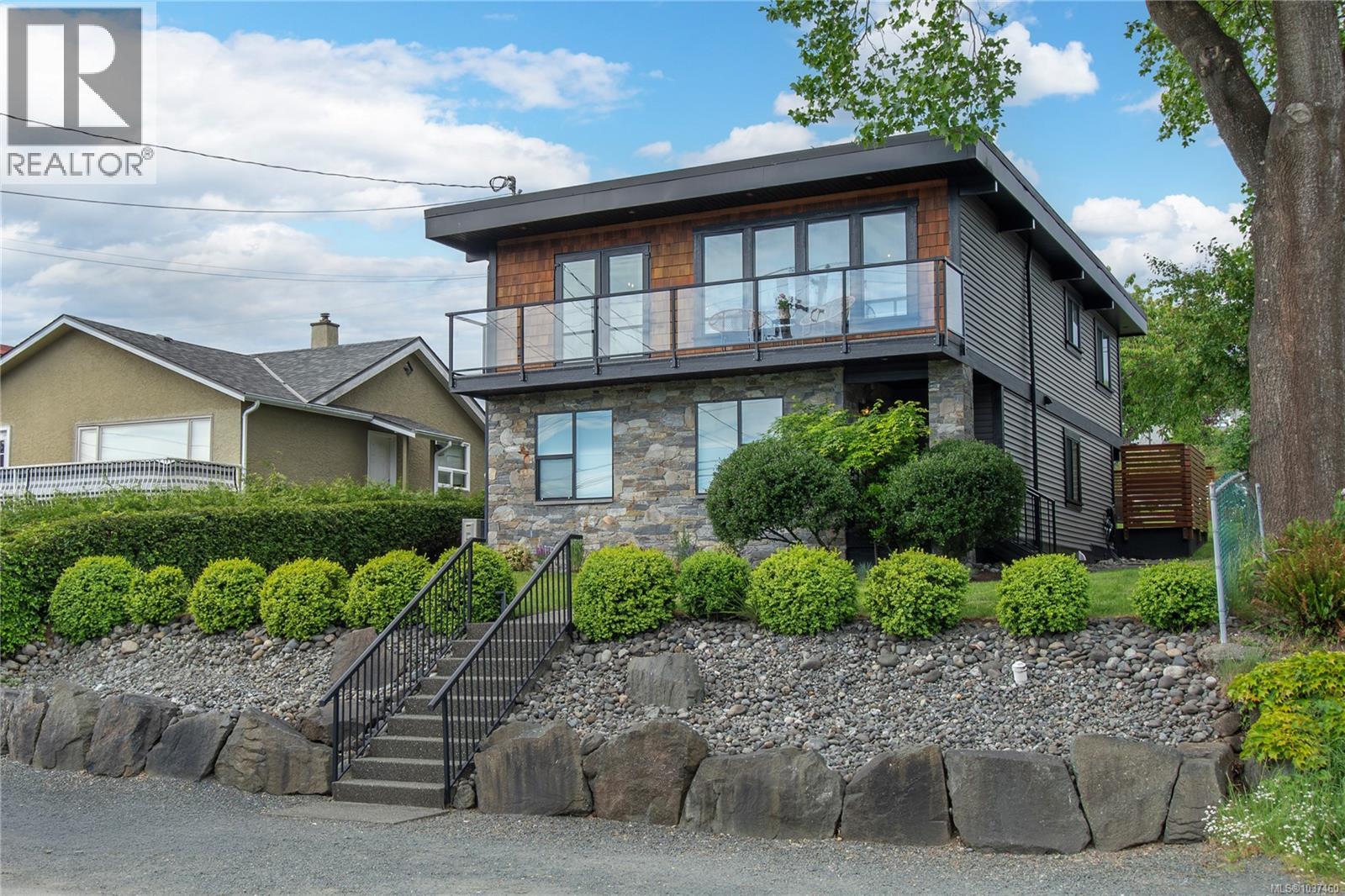 734 Birch St, Campbell River, British Columbia  V9W 2T4 - Photo 1 - 1037460