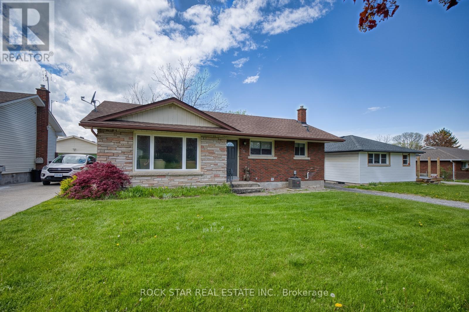 25 Warkdale Drive, St. Catharines, Ontario  L2T 2V8 - Photo 2 - X13120010