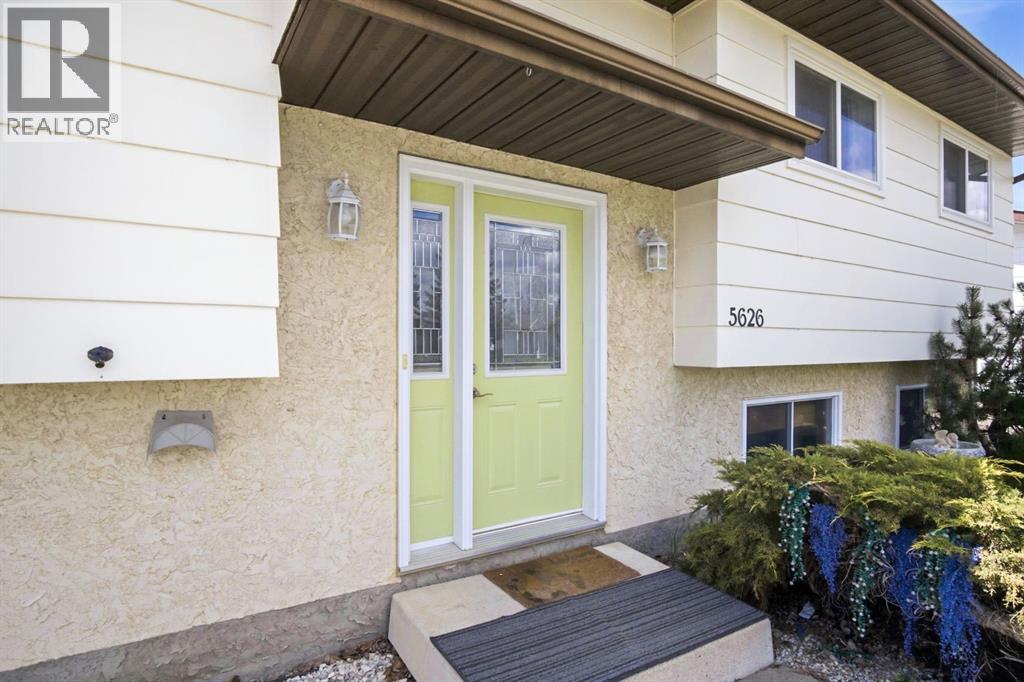 5626 57 Avenue, Olds, Alberta  T4H 1K2 - Photo 4 - A2309173