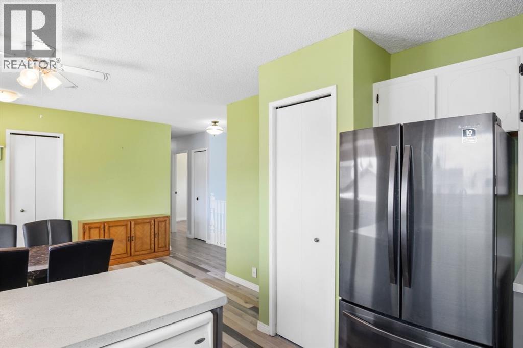 5626 57 Avenue, Olds, Alberta  T4H 1K2 - Photo 11 - A2309173