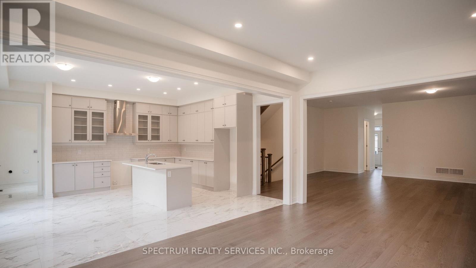 23 Lorrain Hand Crescent, Georgina, Ontario  L4P 0T2 - Photo 13 - N13157716