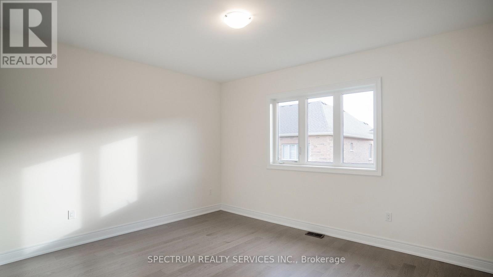 23 Lorrain Hand Crescent, Georgina, Ontario  L4P 0T2 - Photo 20 - N13157716