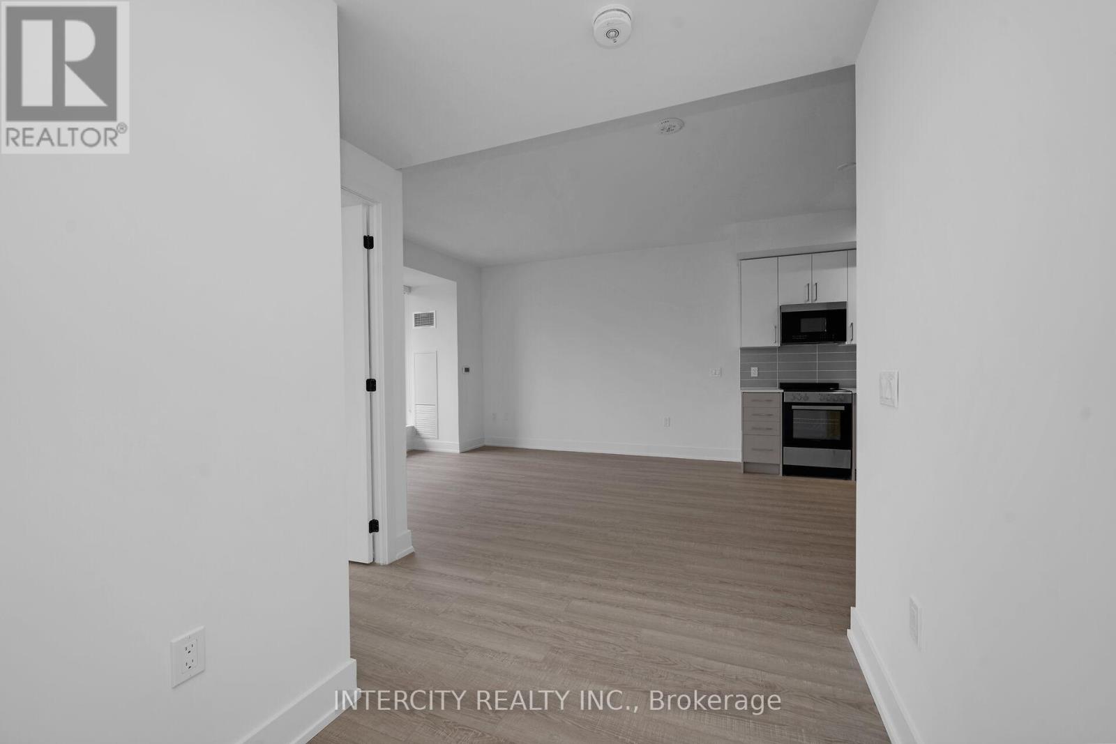 321 - 2075 King Road, King, Ontario  L7B 0R6 - Photo 11 - N13157836