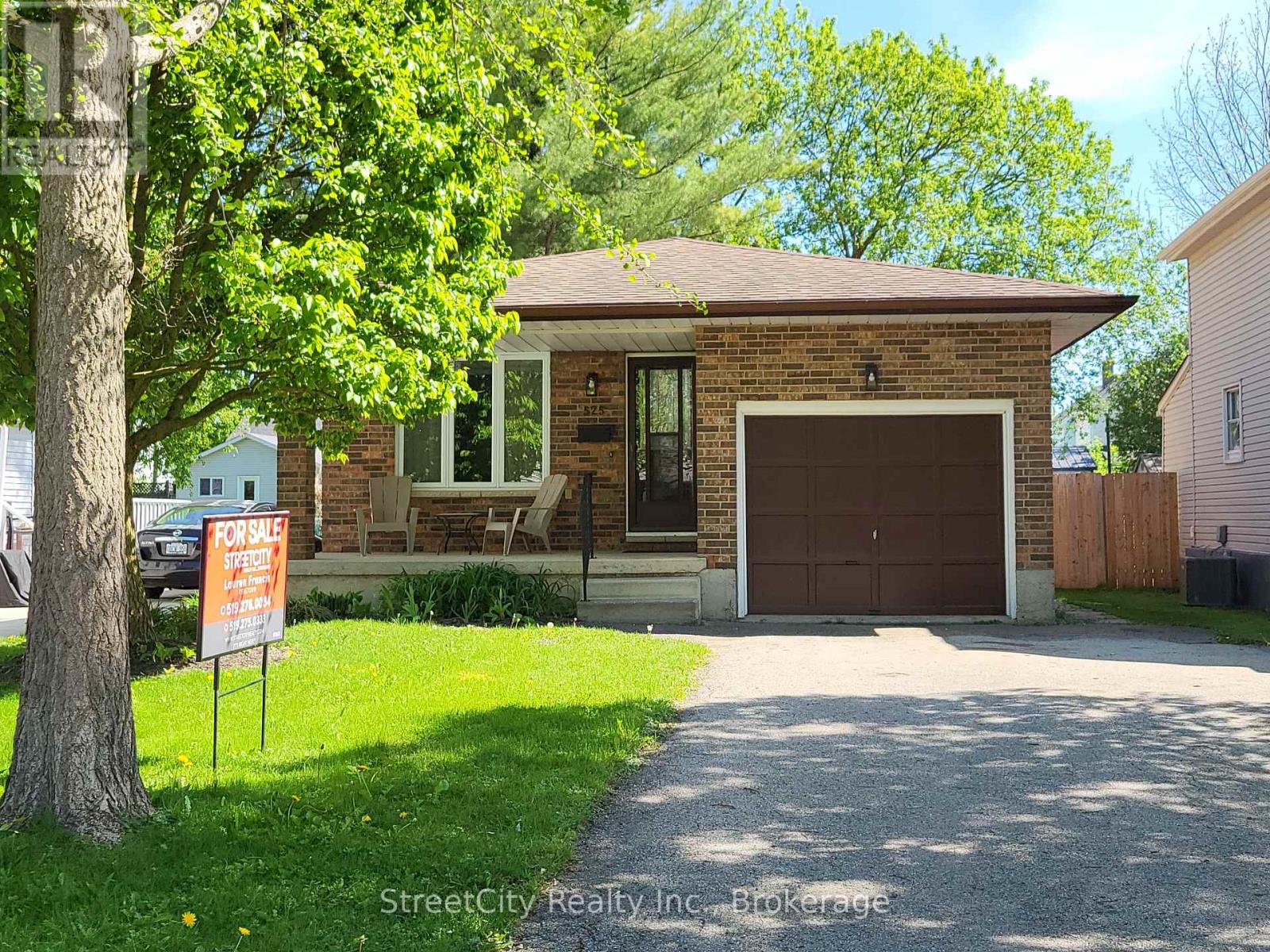 525 ALBERT STREET E, Stratford, Ontario