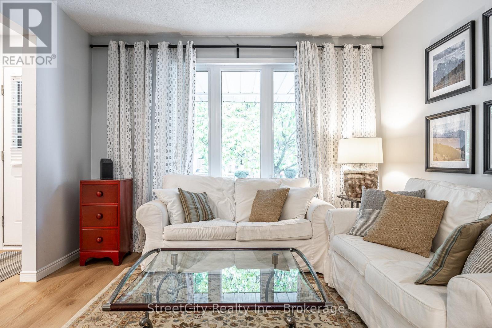525 Albert Street E, Stratford, Ontario  N5A 3L6 - Photo 8 - X12910036