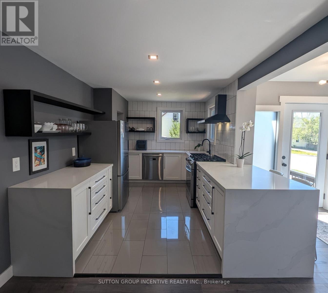 295 Queen Street, Midland, Ontario  L4R 3H5 - Photo 5 - S13157692