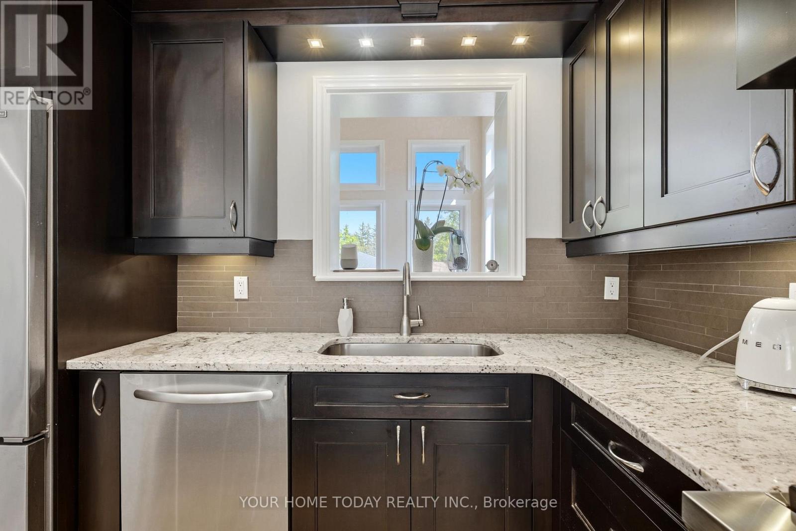 39 Eleanor Crescent, Halton Hills, Ontario  L7G 2T7 - Photo 13 - W13150492