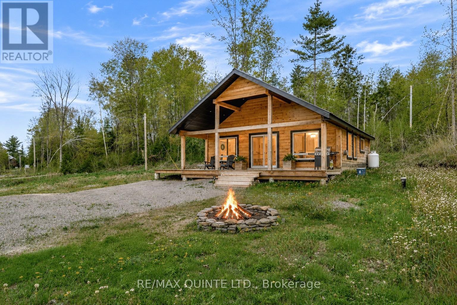 34 ELM LANE, Tudor and Cashel, Ontario