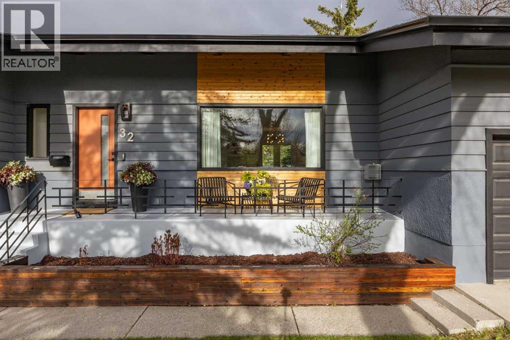 32 Westminster Drive SW, Calgary, Alberta  T3C 2S9 - Photo 2 - A2312420