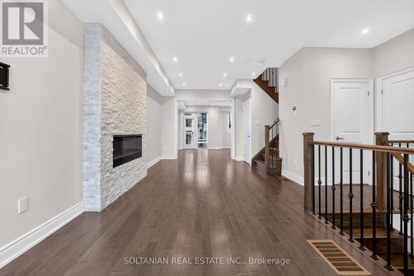 85 Pony Farm Drive, Toronto, Ontario  M9R 0B3 - Photo 7 - W13157686