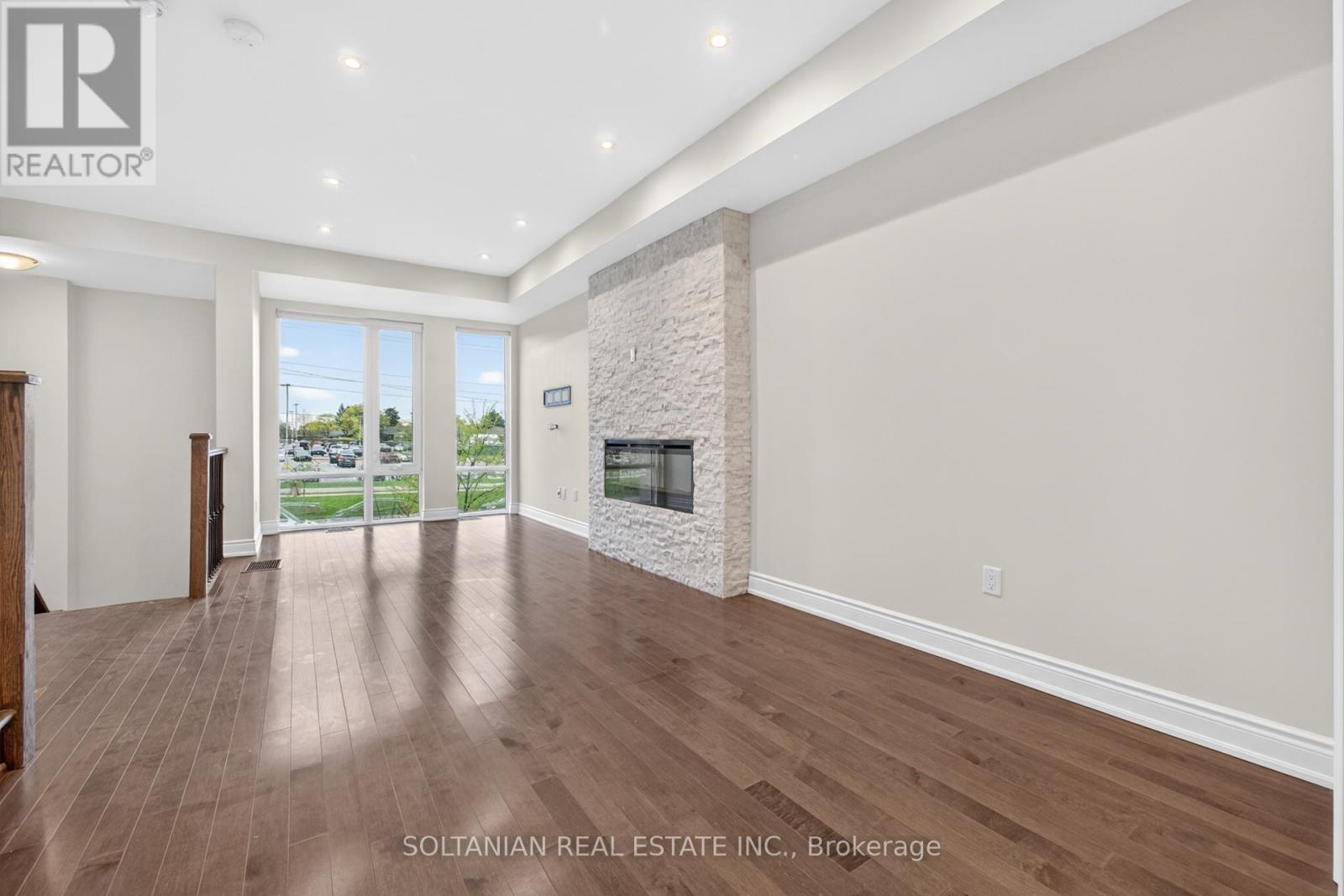 85 Pony Farm Drive, Toronto, Ontario  M9R 0B3 - Photo 8 - W13157686