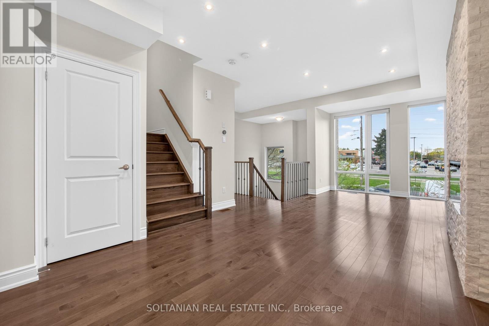 85 Pony Farm Drive, Toronto, Ontario  M9R 0B3 - Photo 9 - W13157686