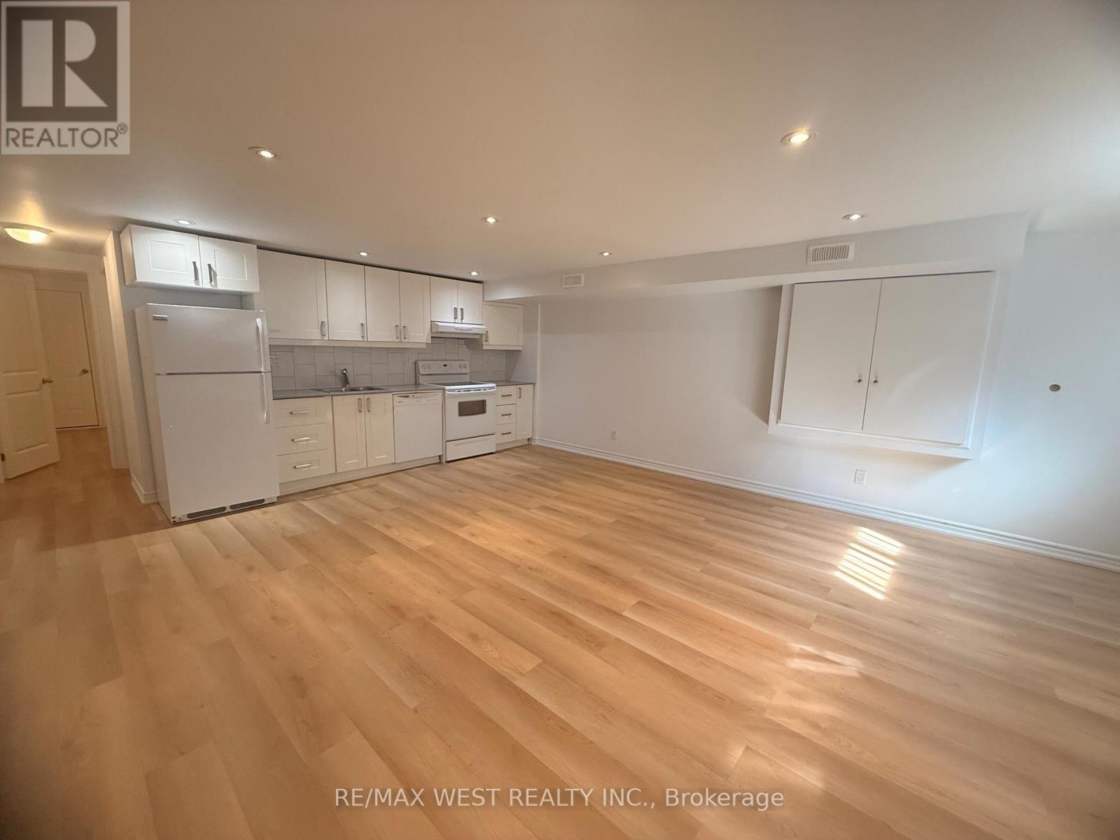 C - 334 Silverthorn Avenue, Toronto, Ontario  M6M 3G6 - Photo 4 - W13157760