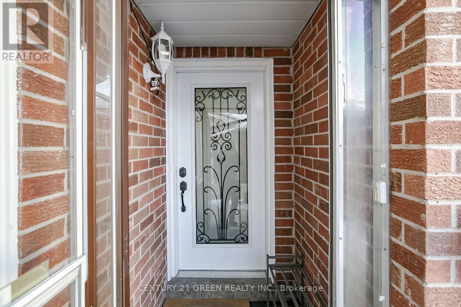 231 Murray Street, Brampton, Ontario  L6X 3M1 - Photo 2 - W13157768