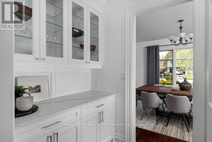 47 Twyford Road, Toronto, Ontario  M9A 1W5 - Photo 7 - W13157838