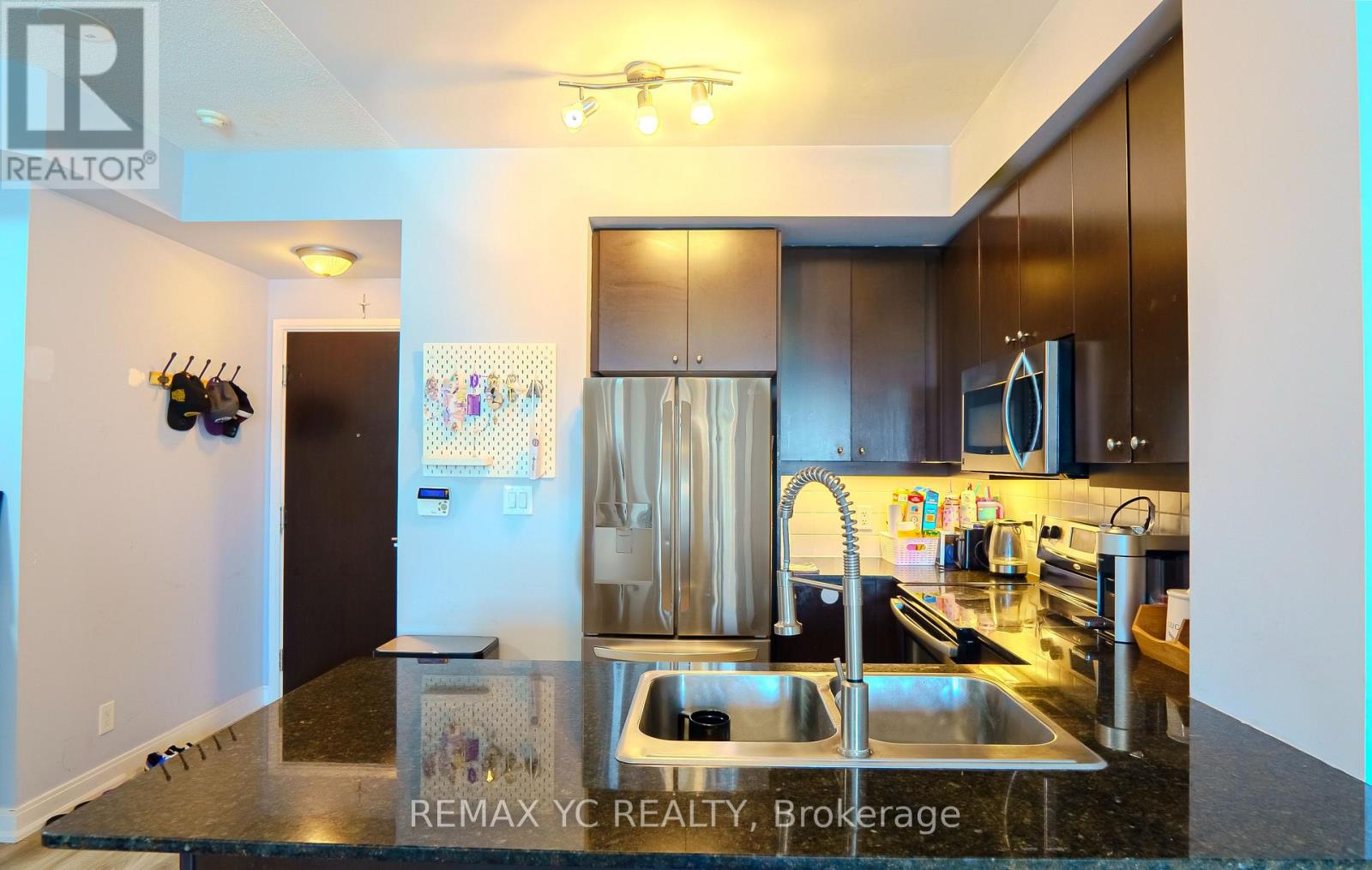 1809 - 50 Absolute Avenue, Mississauga, Ontario  L4Z 0A8 - Photo 3 - W13157864
