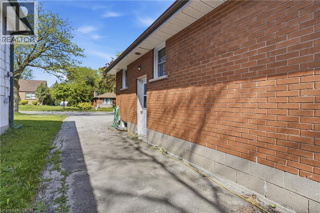 1318 Fisher Avenue, Burlington, Ontario  L7P 2L6 - Photo 17 - 40829602