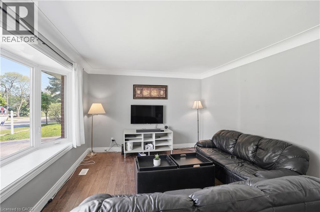 1318 Fisher Avenue, Burlington, Ontario  L7P 2L6 - Photo 3 - 40829602