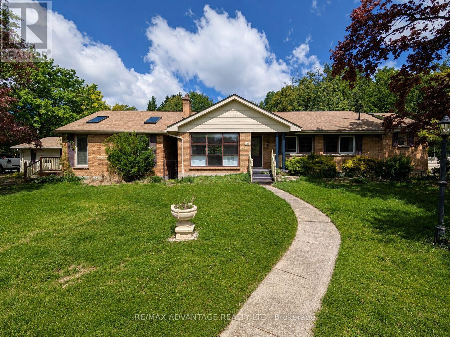 439 Coombs Avenue, London North, Ontario  N6G 1J6 - Photo 1 - X13158040