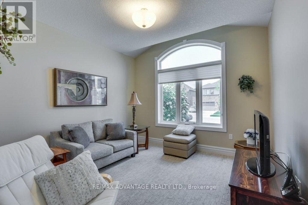 982 Medway Park Drive, London North, Ontario  N6G 0K7 - Photo 14 - X13158192
