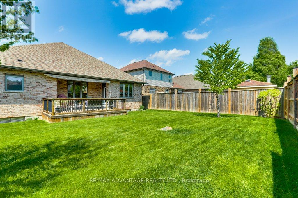 982 Medway Park Drive, London North, Ontario  N6G 0K7 - Photo 32 - X13158192