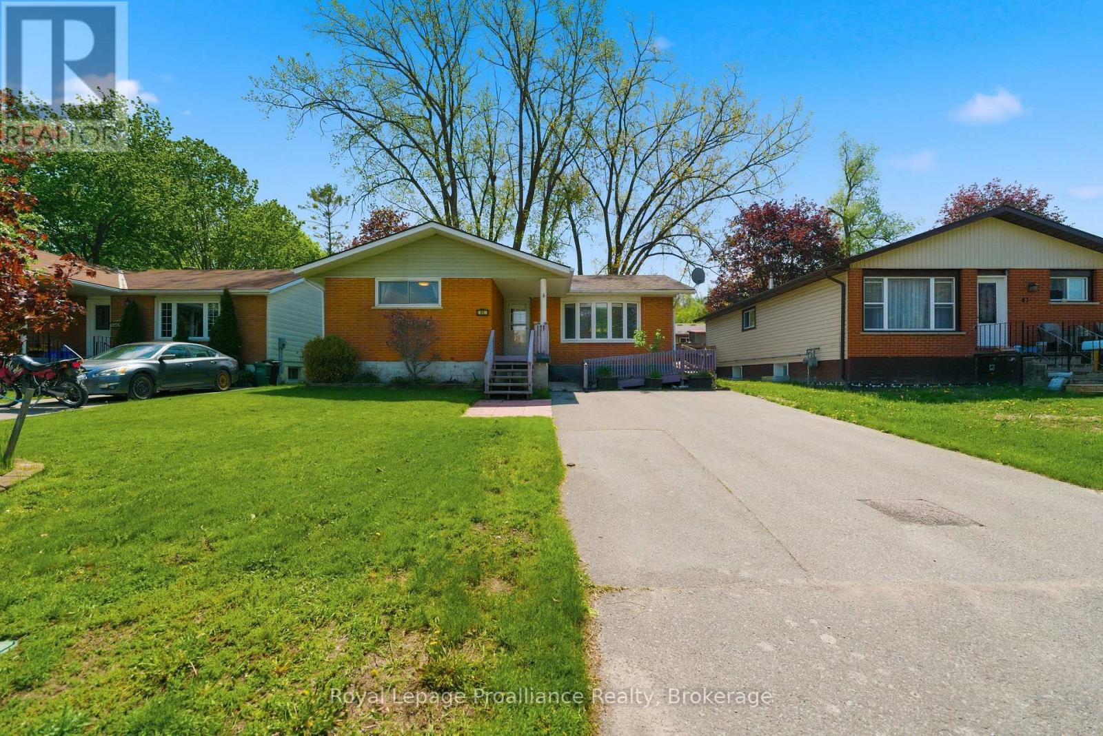 85 Nicholas Street, Quinte West, Ontario  K8V 4H7 - Photo 2 - X13158160