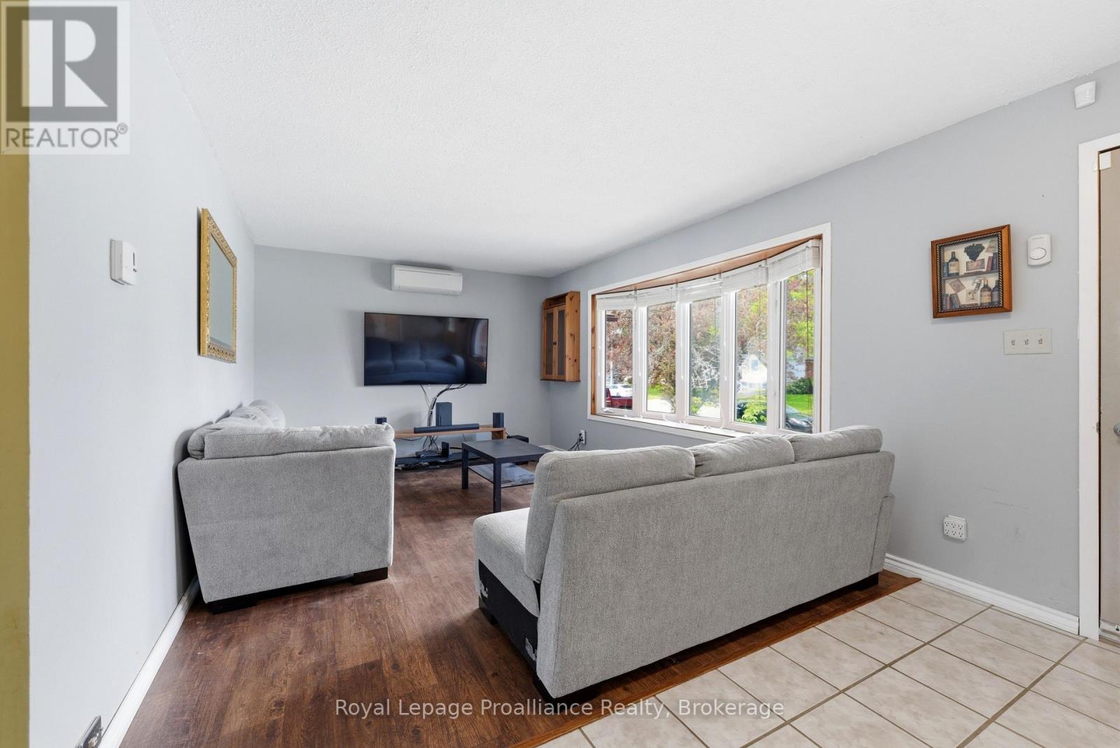 85 Nicholas Street, Quinte West, Ontario  K8V 4H7 - Photo 4 - X13158160
