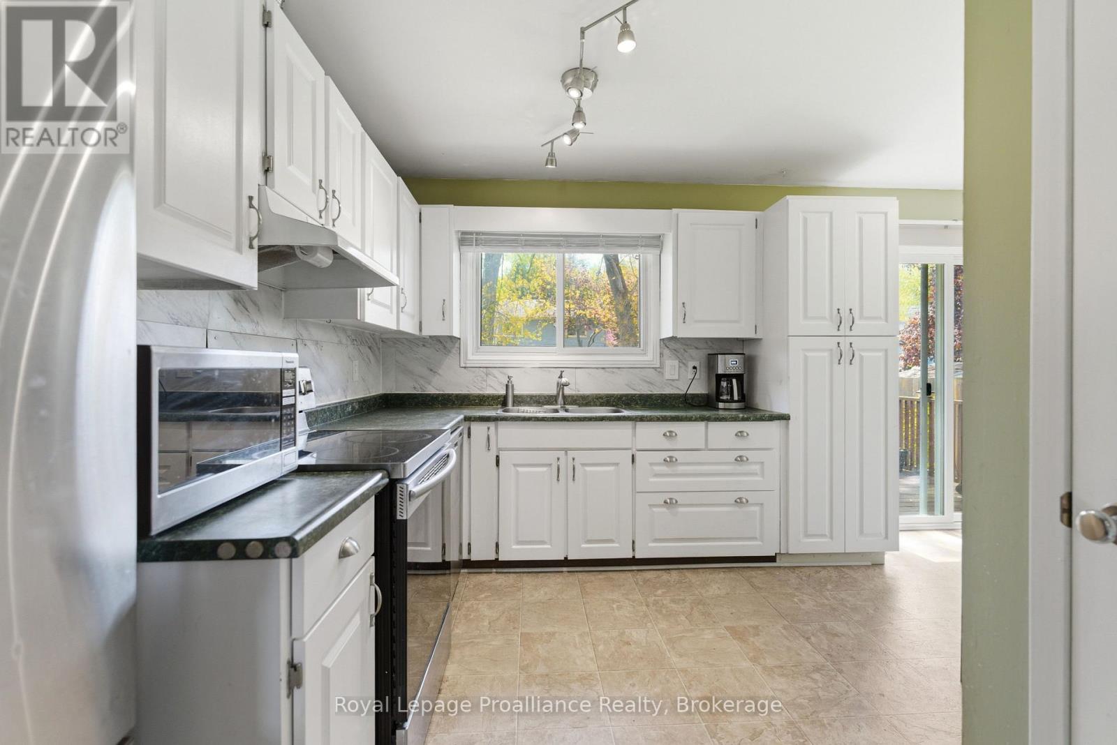 85 Nicholas Street, Quinte West, Ontario  K8V 4H7 - Photo 6 - X13158160