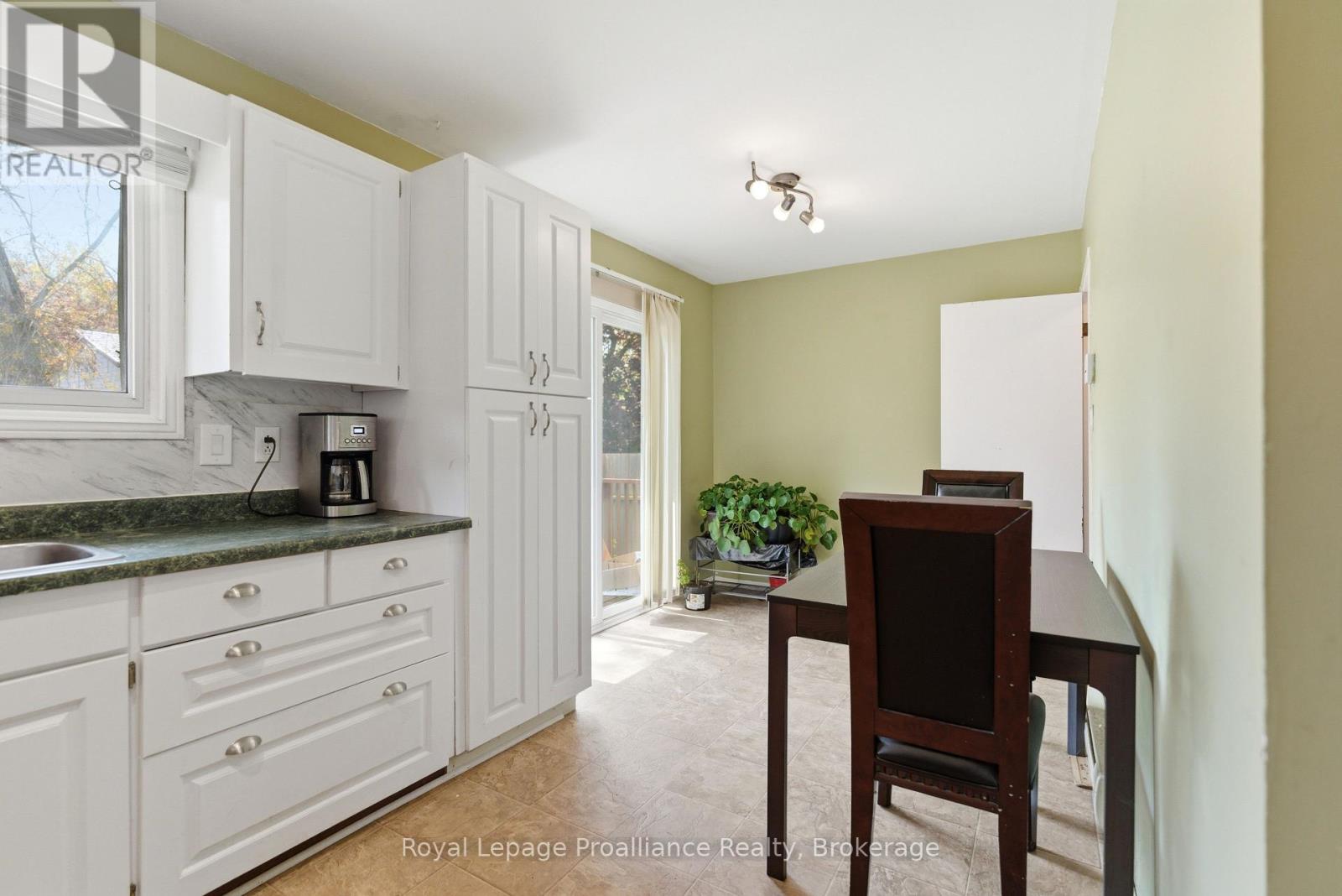 85 Nicholas Street, Quinte West, Ontario  K8V 4H7 - Photo 7 - X13158160