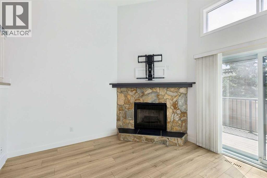 74 Glamis Gardens SW, Calgary, Alberta  T3E 6S4 - Photo 10 - A2307729
