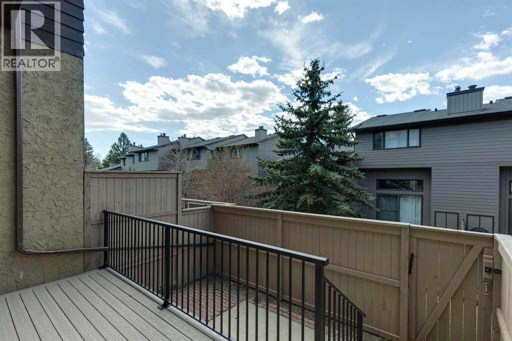 74 Glamis Gardens SW, Calgary, Alberta  T3E 6S4 - Photo 29 - A2307729