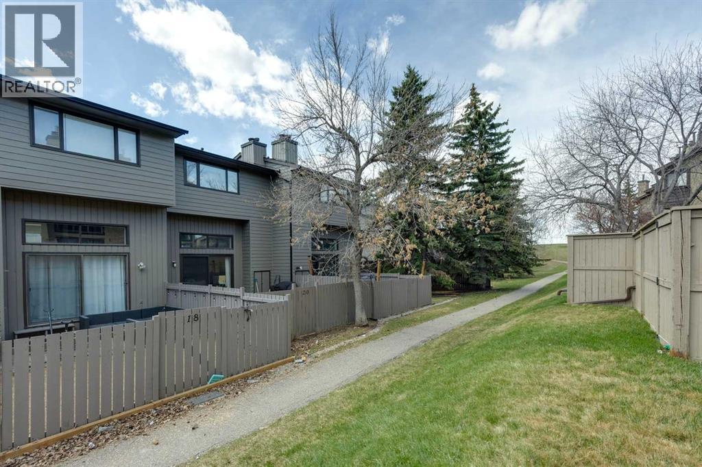 74 Glamis Gardens SW, Calgary, Alberta  T3E 6S4 - Photo 28 - A2307729