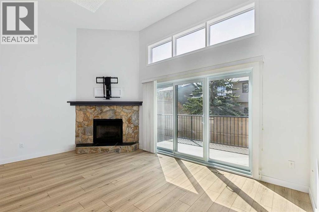 74 Glamis Gardens SW, Calgary, Alberta  T3E 6S4 - Photo 4 - A2307729