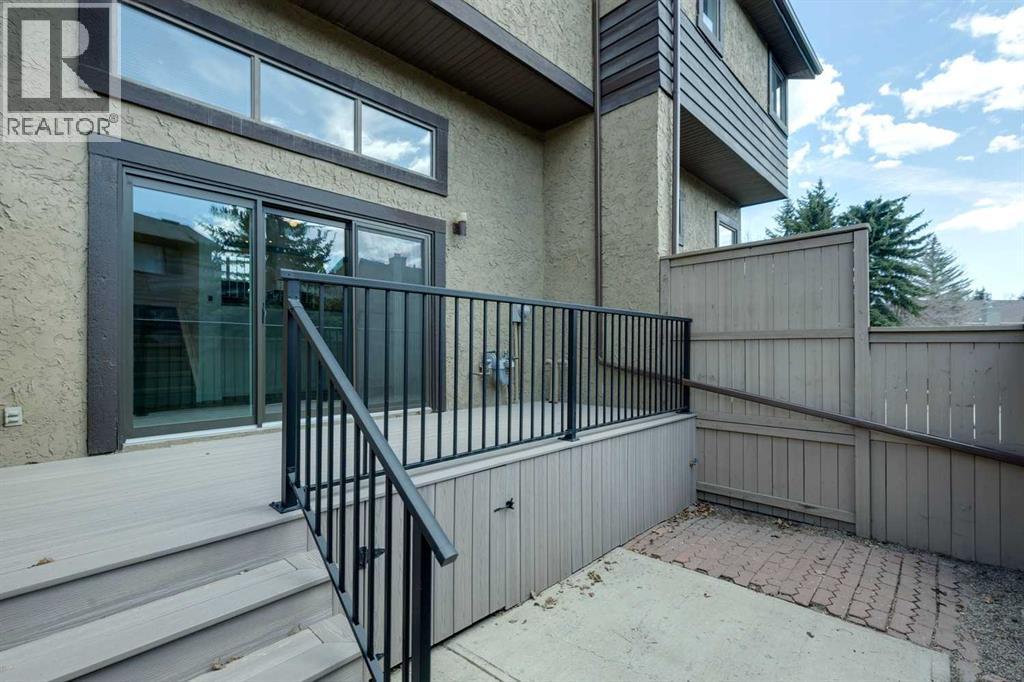 74 Glamis Gardens SW, Calgary, Alberta  T3E 6S4 - Photo 27 - A2307729