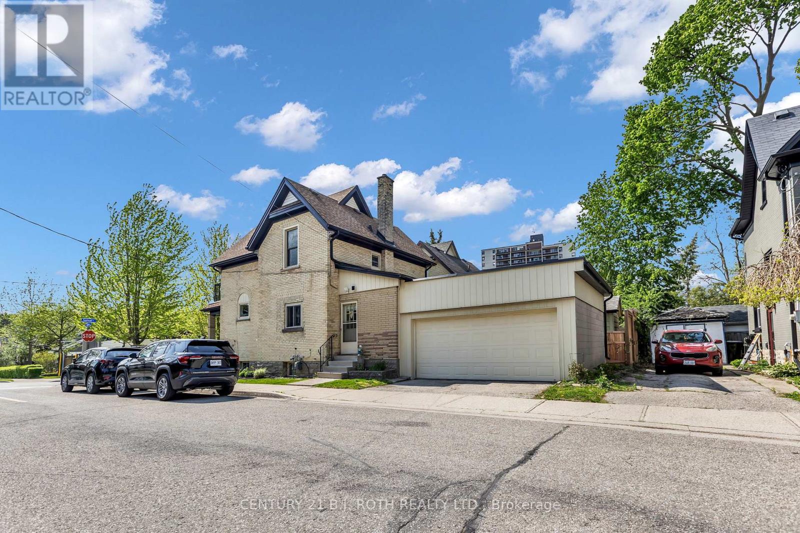 32 Samuel Street, Kitchener, Ontario  N2H 1P1 - Photo 2 - X13157680