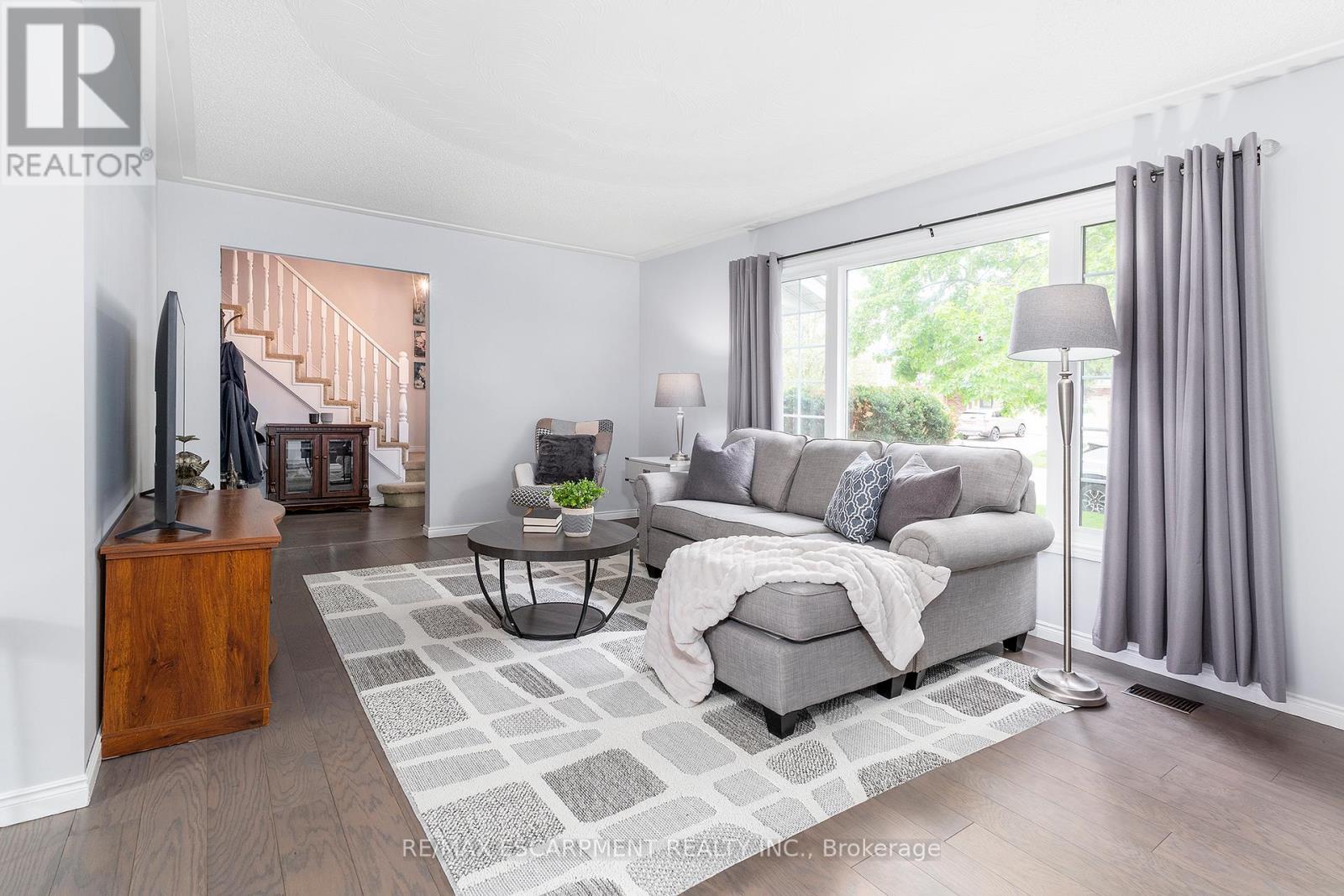 31 Blackfriar Lane, Brantford, Ontario  N3R 7M2 - Photo 6 - X13157846