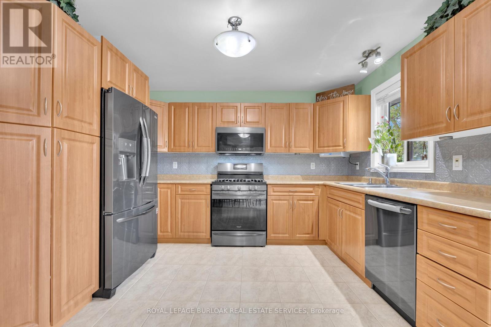 2227 St Clair Avenue, Windsor, Ontario  N9B 3W4 - Photo 12 - X13157858