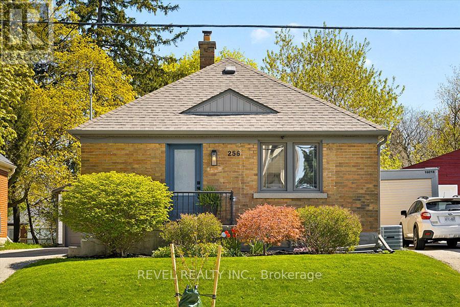 256 Bowman Street, Waterloo, Ontario  N2J 1W5 - Photo 1 - X13157880