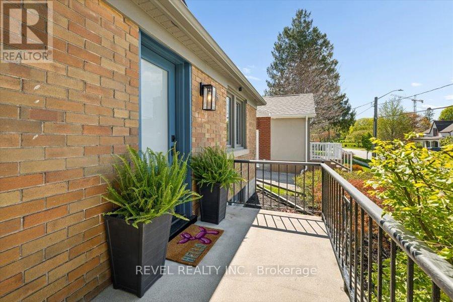 256 Bowman Street, Waterloo, Ontario  N2J 1W5 - Photo 7 - X13157880