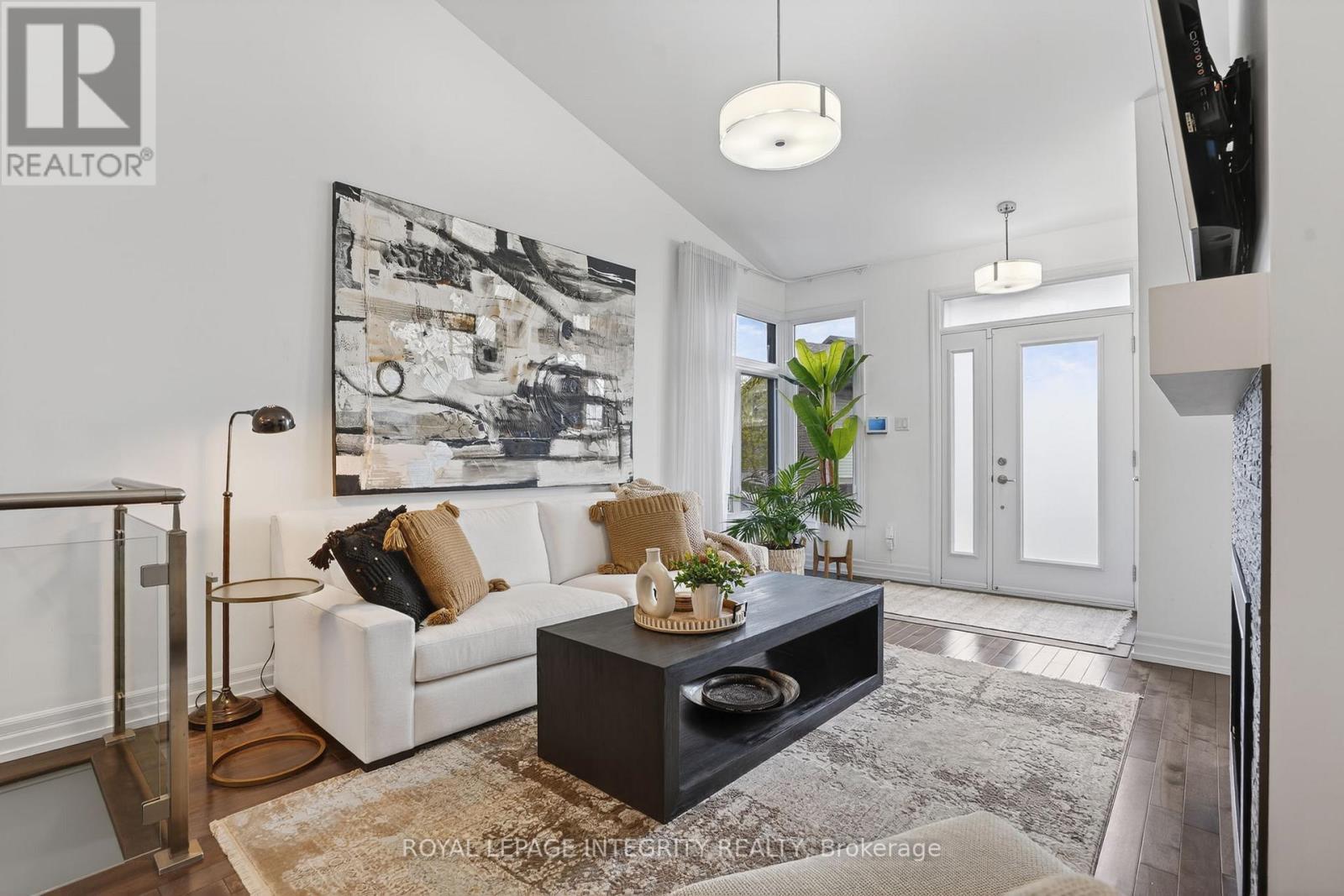 53 Solara Private, Clarence-Rockland, Ontario K4K 0K9 - Photo 4 - X13158012
