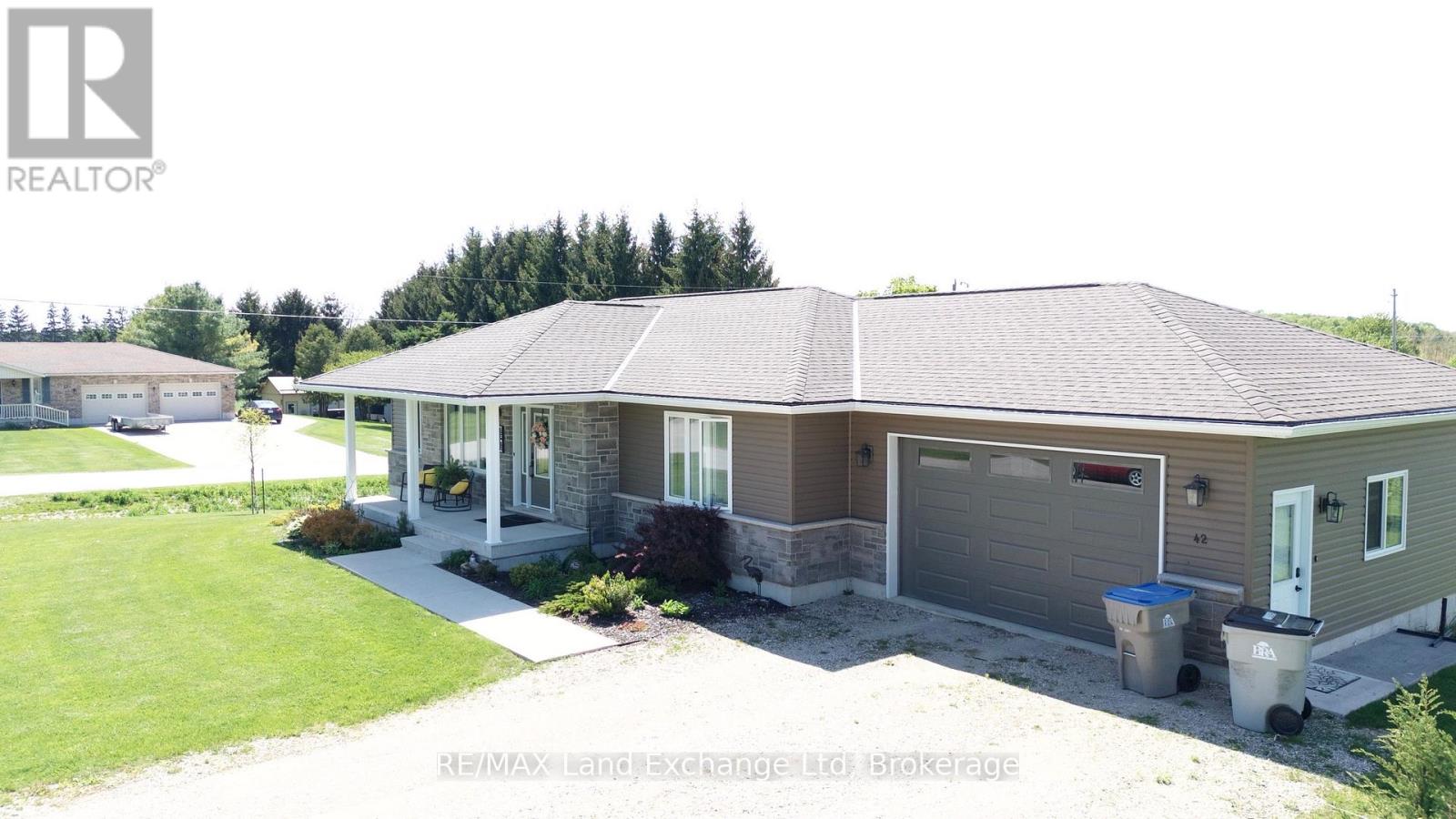 42 John Street, Morris Turnberry, Ontario  N0G 1E0 - Photo 6 - X12978856