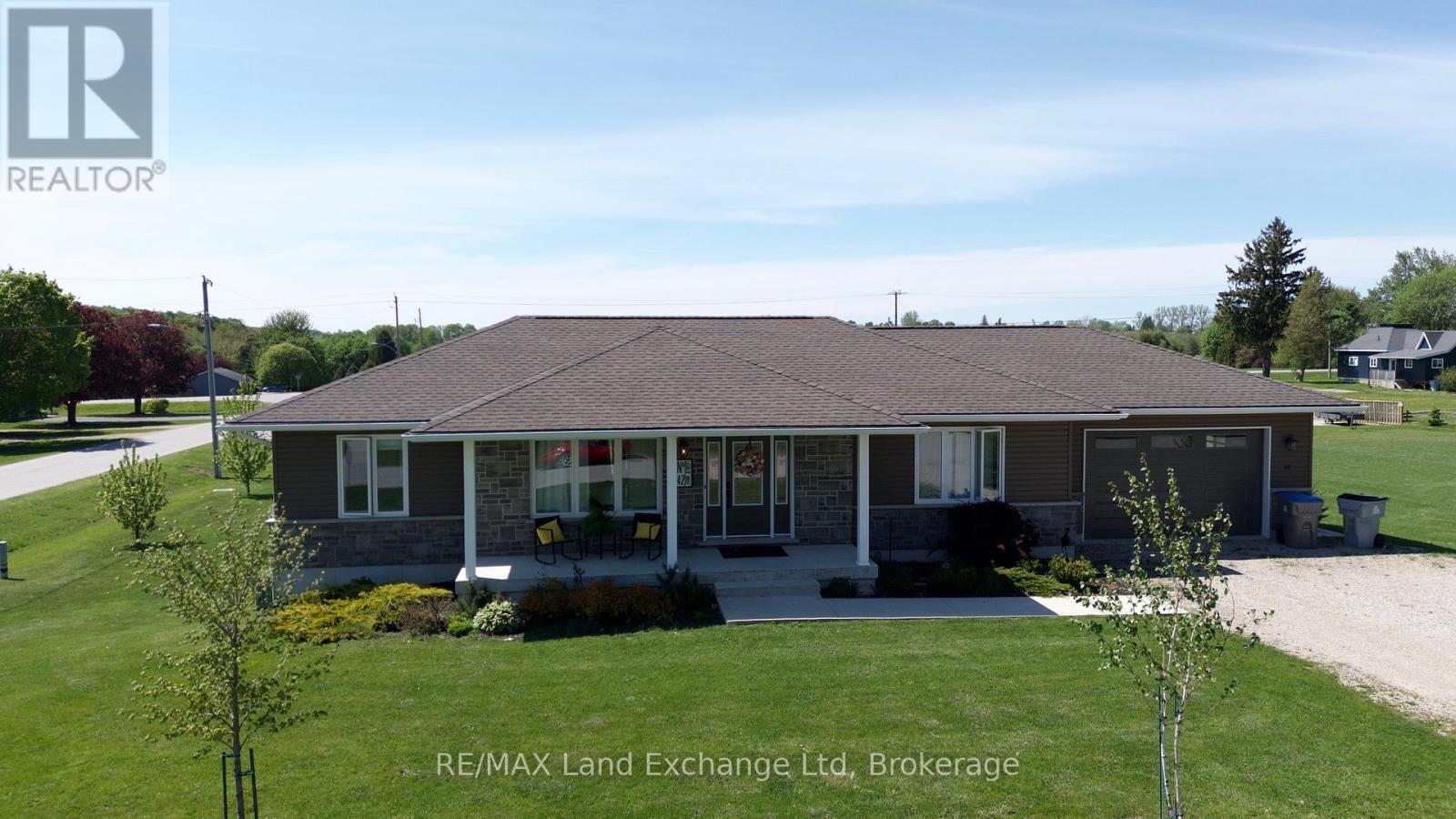 42 John Street, Morris Turnberry, Ontario  N0G 1E0 - Photo 4 - X12978856