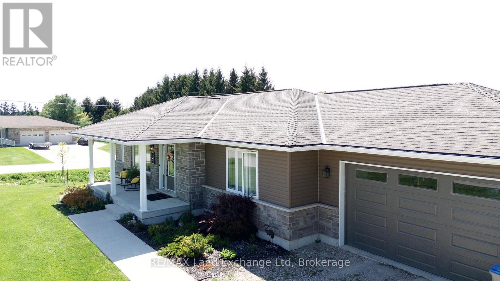 42 John Street, Morris Turnberry, Ontario  N0G 1E0 - Photo 7 - X12978856