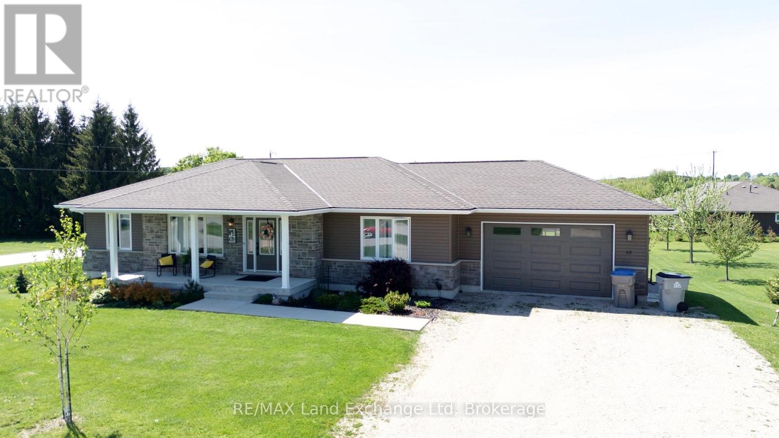 42 John Street, Morris Turnberry, Ontario  N0G 1E0 - Photo 5 - X12978856