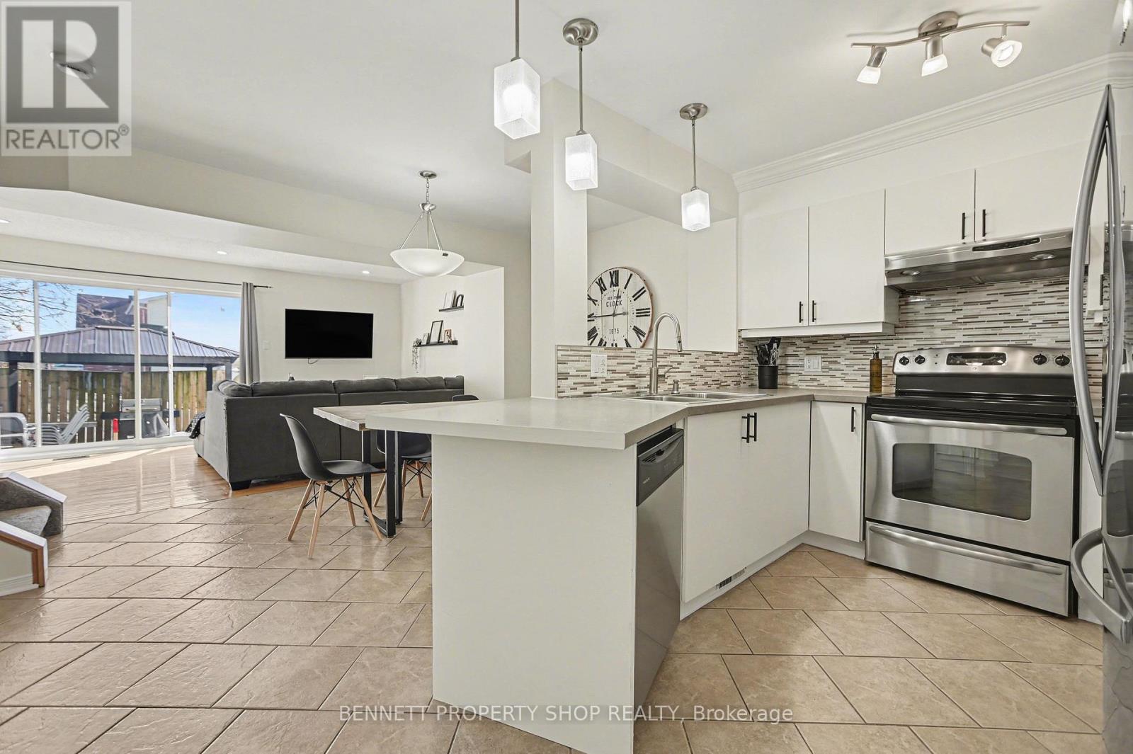 49 Forget Street, Russell, Ontario  K0A 1W0 - Photo 4 - X12865558