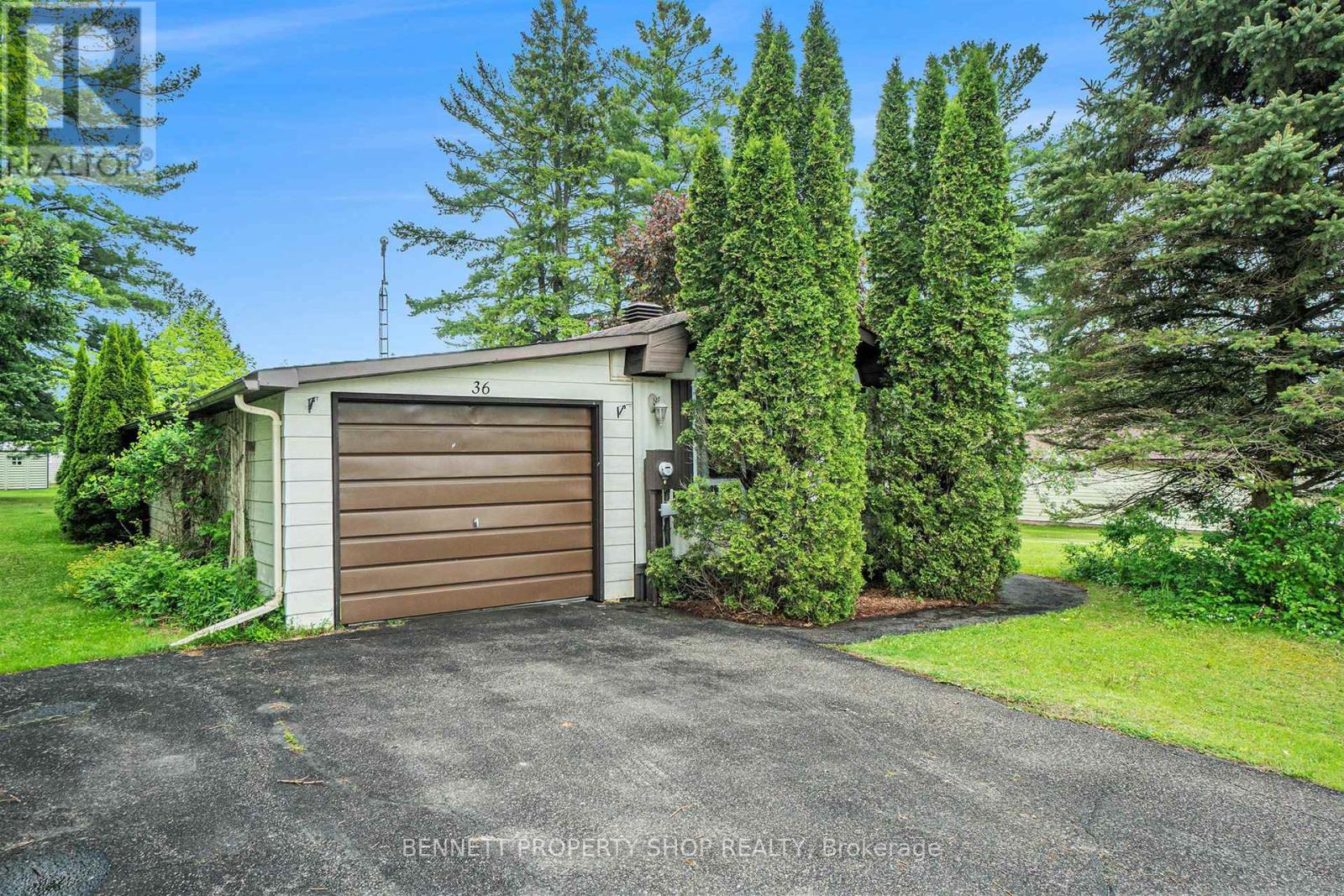 36 Woodside Lane, Mcnab/braeside, Ontario  K0A 3L0 - Photo 15 - X12891548