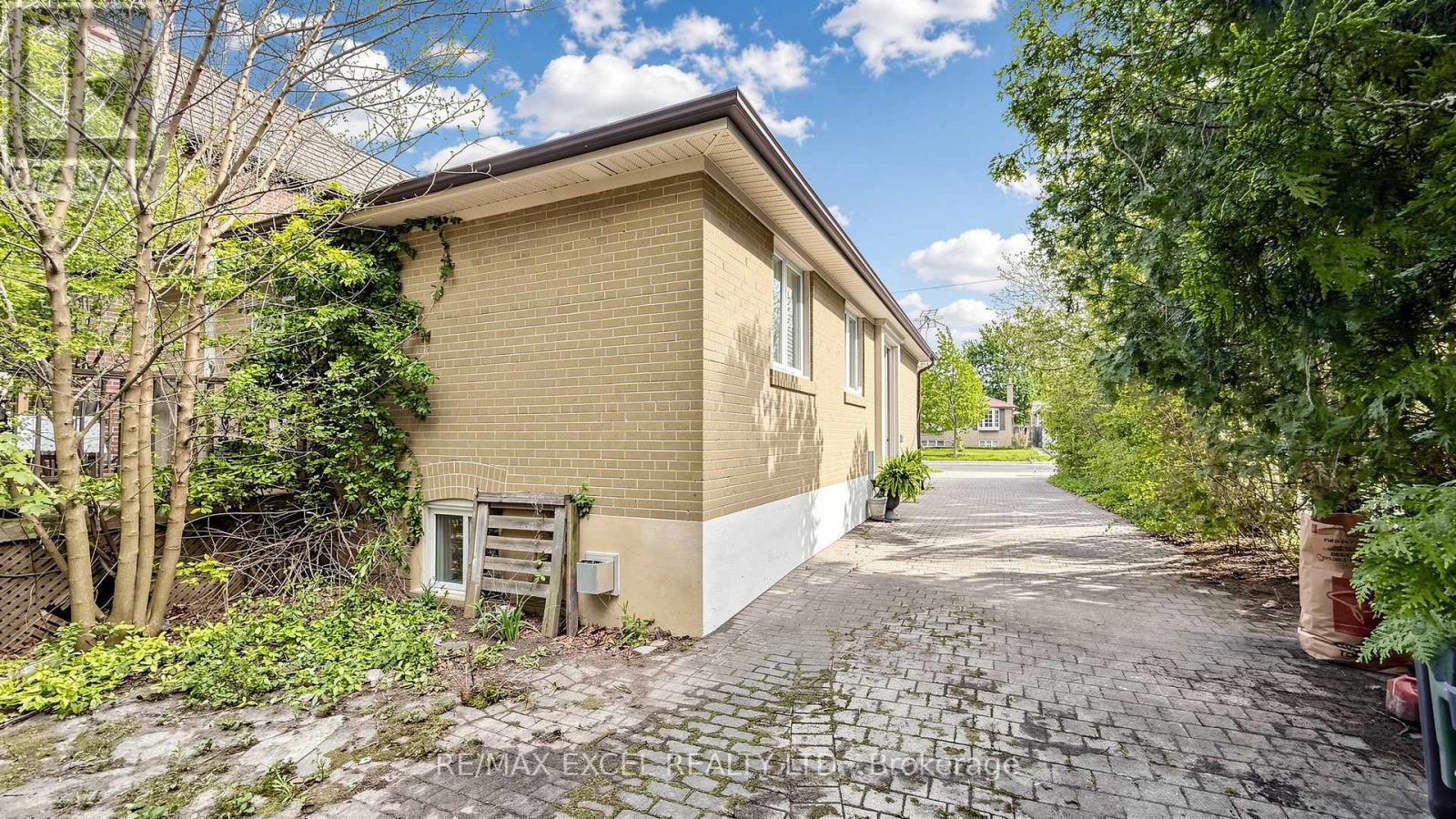 254 Patricia Avenue, Toronto, Ontario  M2M 1J8 - Photo 41 - C13158084