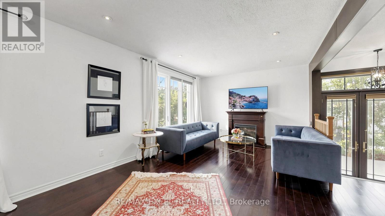 254 Patricia Avenue, Toronto, Ontario  M2M 1J8 - Photo 5 - C13158084